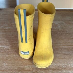 Totes Yellow Waterproof Boots